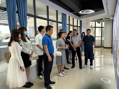 廣東茂名健康職業(yè)學院黨委副書記、院長梁德萍一行來校調(diào)研交流